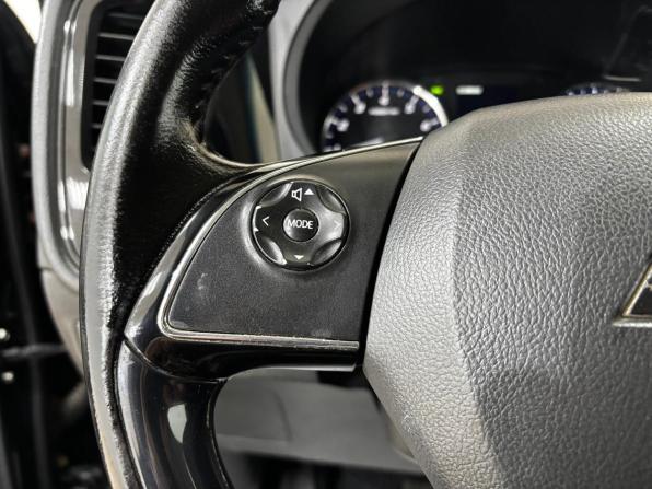 Mitsubishi Outlander III Рестайлинг 2 с пробегом 2015 года, цена 1 595 000 рублей, 182216 км, внедорожник, Автокод Объявления