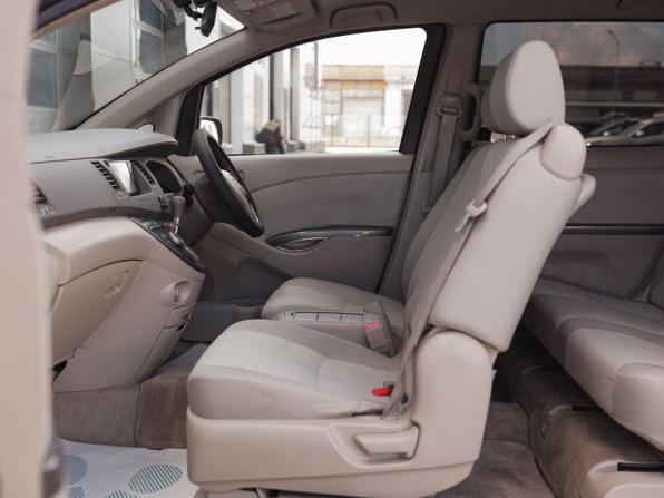 Toyota ISis I Рестайлинг с пробегом 2010 года, цена 1 150 000 рублей, 181213 км, компактвэн, Автокод Объявления