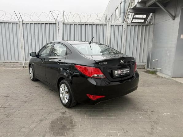 Hyundai Solaris I Рестайлинг с пробегом 2014 года, цена 1 095 000 рублей, 105735 км, седан, Автокод Объявления