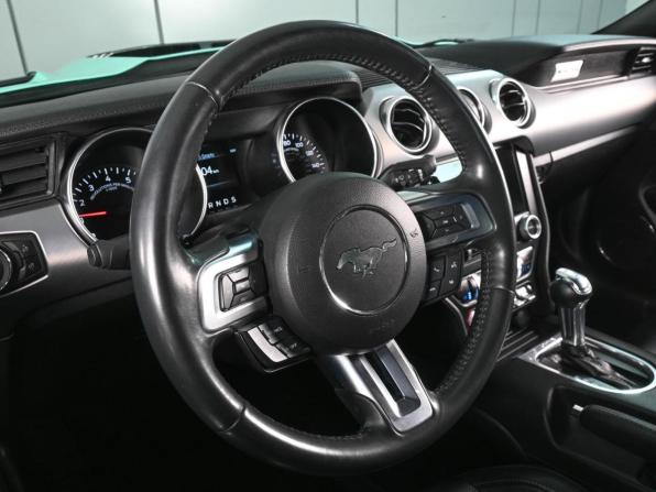 Ford Mustang VI Рестайлинг с пробегом 2021 года, цена 3 179 000 рублей, 82305 км, кабриолет, Автокод Объявления