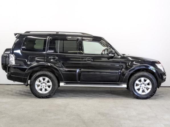 Mitsubishi Pajero IV Рестайлинг 2 с пробегом 2019 года, цена 3 610 000 рублей, 77105 км, внедорожник, Автокод Объявления