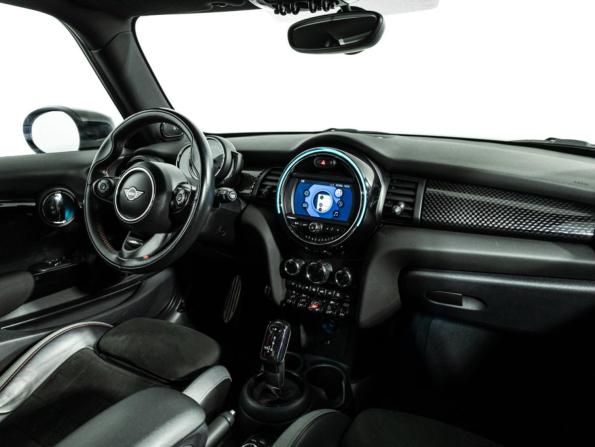 Mini Hatch III (F55/F56) Рестайлинг с пробегом 2019 года, цена 2 899 585 рублей, 82580 км, хэтчбек, Автокод Объявления