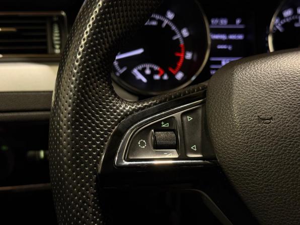 Skoda Superb II Рестайлинг с пробегом 2013 года, цена 1 240 000 рублей, 221448 км, лифтбек, Автокод Объявления