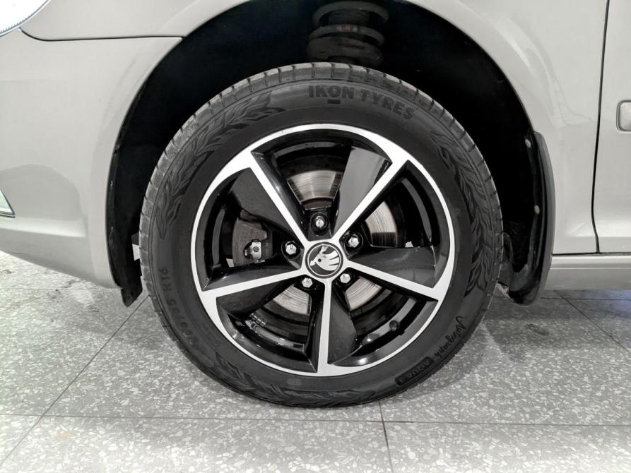 Skoda Octavia II (A5) Рестайлинг Москва  - изображение 18