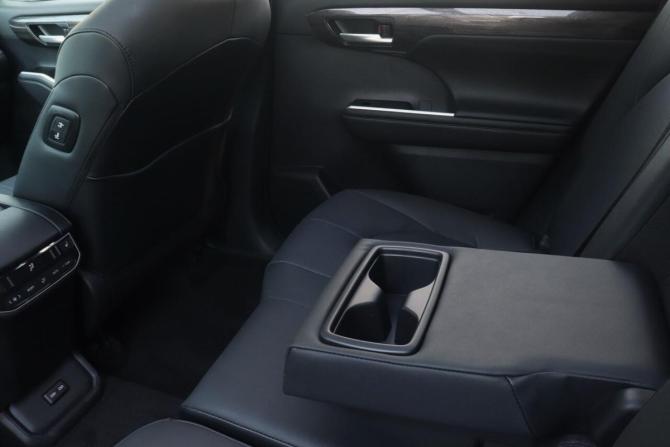 Toyota Highlander IV (XU70) с пробегом 2026 года, цена 5 365 000 рублей, 10 км, внедорожник, Автокод Объявления
