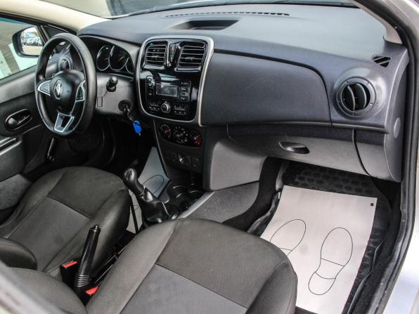 Renault Logan II Рестайлинг с пробегом 2018 года, цена 609 000 рублей, 269235 км, седан, Автокод Объявления
