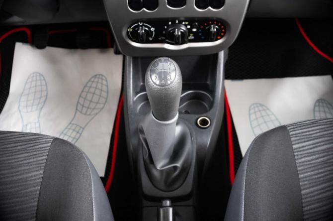 Renault Sandero I с пробегом 2013 года, цена 619 000 рублей, 181649 км, хэтчбек, Автокод Объявления
