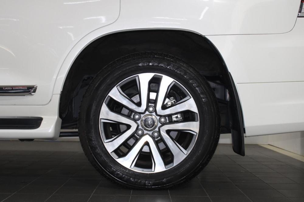 Toyota Land Cruiser 200 Series Рестайлинг 2 Владивосток  - изображение 11
