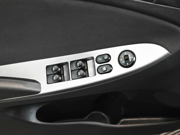 Hyundai Solaris I Рестайлинг с пробегом 2014 года, цена 970 000 рублей, 292156 км, седан, Автокод Объявления
