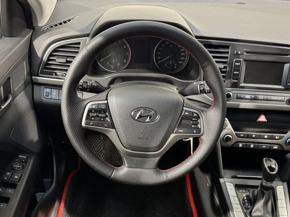 Hyundai Elantra VI (AD) с пробегом 2017 года, цена 1 299 800 рублей, 175000 км, седан, Автокод Объявления