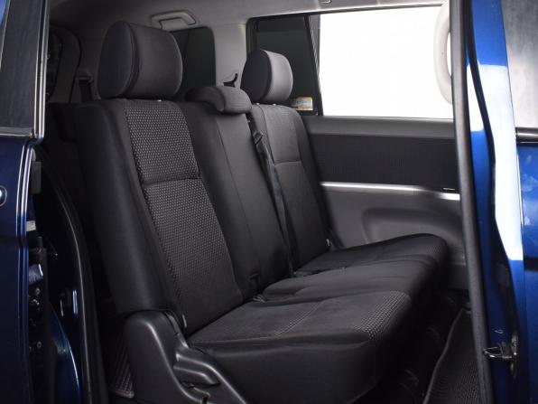 Toyota ISis I Рестайлинг с пробегом 2011 года, цена 1 179 995 рублей, 154760 км, компактвэн, Автокод Объявления
