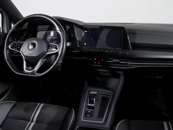 Volkswagen Golf VIII с пробегом 2021 года, цена 2 720 000 рублей, 39200 км, хэтчбек, Автокод Объявления