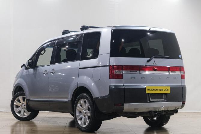 Mitsubishi Delica D:5 I с пробегом 2013 года, цена 2 249 000 рублей, 173000 км, минивэн, Автокод Объявления