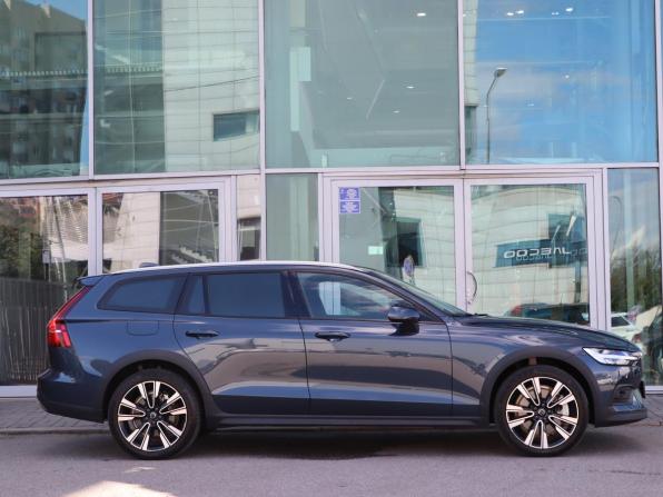 Volvo V60 Cross Country II с пробегом 2024 года, цена 6 560 000 рублей, 26500 км, универсал, Автокод Объявления