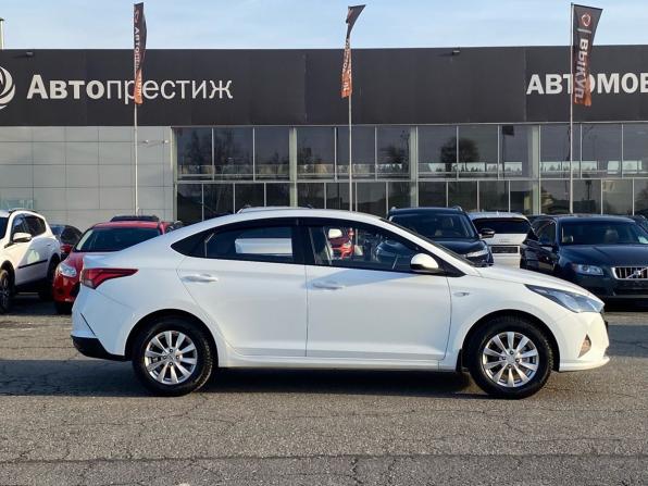 Hyundai Solaris II Рестайлинг с пробегом 2020 года, цена 1 345 000 рублей, 74779 км, седан, Автокод Объявления