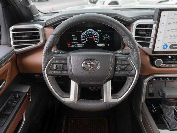 Toyota Tundra III с пробегом 2025 года, цена 9 050 000 рублей, 10390 км, пикап, Автокод Объявления