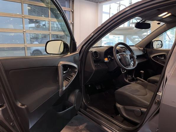 Toyota RAV4 III (XA30) Рестайлинг с пробегом 2012 года, цена 1 367 000 рублей, 243471 км, внедорожник, Автокод Объявления