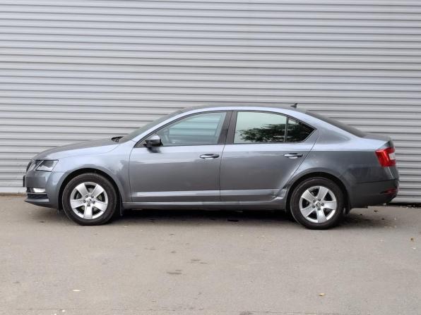 Skoda Octavia III (A7) Рестайлинг с пробегом 2017 года, цена 1 650 000 рублей, 133700 км, лифтбек, Автокод Объявления