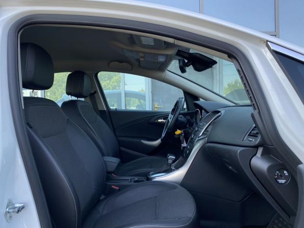 Opel Astra J с пробегом 2011 года, цена 799 000 рублей, 155313 км, хэтчбек, Автокод Объявления
