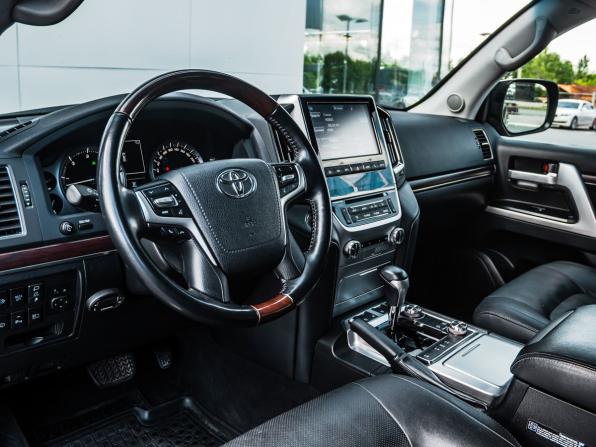 Toyota Land Cruiser 200 Series Рестайлинг 2 с пробегом 2020 года, цена 7 900 000 рублей, 122227 км, внедорожник, Автокод Объявления