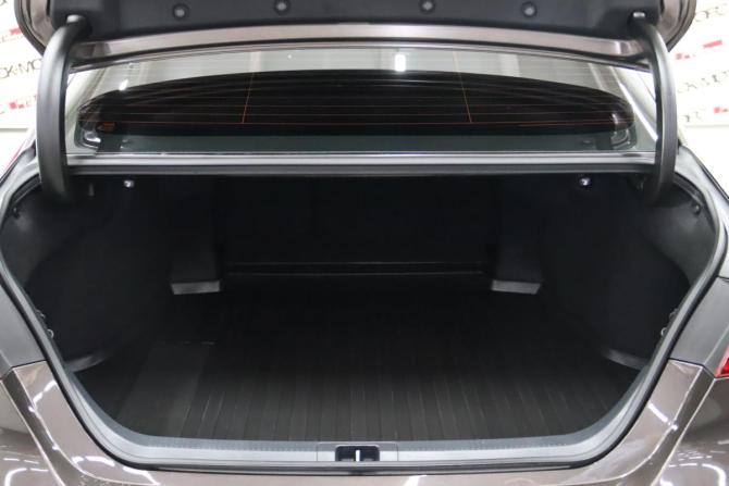 Toyota Camry VIII (XV70) Рестайлинг с пробегом 2021 года, цена 3 295 950 рублей, 80120 км, седан, Автокод Объявления