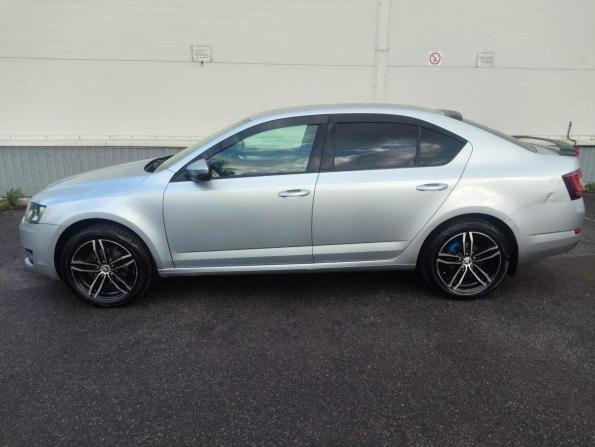 Skoda Octavia III (A7) с пробегом 2013 года, цена 1 049 000 рублей, 200738 км, лифтбек, Автокод Объявления