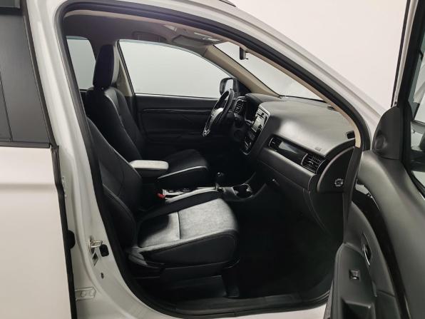 Mitsubishi Outlander III Рестайлинг 2 с пробегом 2015 года, цена 1 729 000 рублей, 174935 км, внедорожник, Автокод Объявления