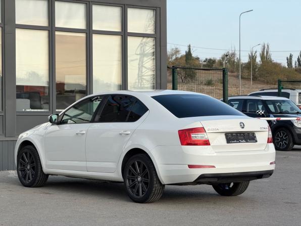 Skoda Octavia III (A7) с пробегом 2015 года, цена 1 390 000 рублей, 209692 км, лифтбек, Автокод Объявления