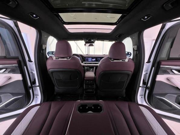 Geely Monjaro I с пробегом 2023 года, цена 3 295 000 рублей, 49905 км, внедорожник, Автокод Объявления