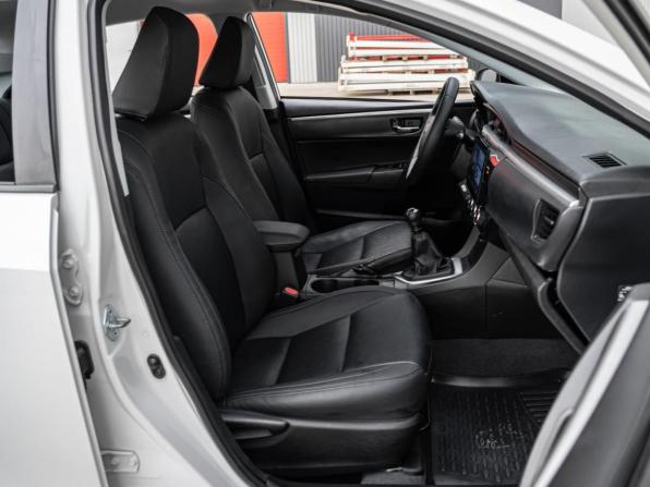 Toyota Corolla XI (E160 E170 E180) с пробегом 2013 года, цена 1 225 000 рублей, 118619 км, седан, Автокод Объявления