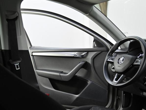 Skoda Octavia III (A7) Рестайлинг с пробегом 2018 года, цена 1 499 000 рублей, 95000 км, лифтбек, Автокод Объявления
