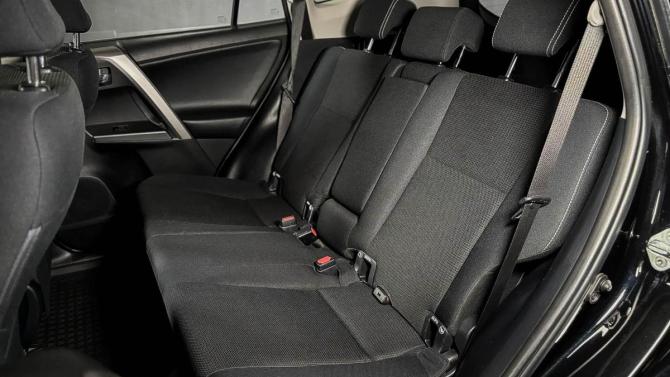 Toyota RAV4 IV (XA40) Рестайлинг с пробегом 2017 года, цена 2 230 000 рублей, 127516 км, внедорожник, Автокод Объявления