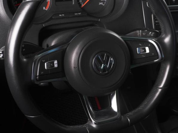 Volkswagen Polo V Рестайлинг с пробегом 2019 года, цена 1 469 000 рублей, 125078 км, седан, Автокод Объявления