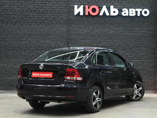 Volkswagen Polo V Рестайлинг с пробегом 2017 года, цена 1 080 000 рублей, 52743 км, седан, Автокод Объявления