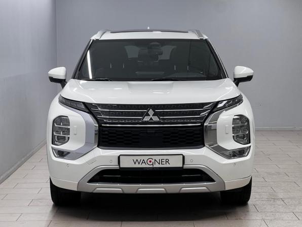 Mitsubishi Outlander IV с пробегом 2023 года, цена 3 575 000 рублей, 53009 км, внедорожник, Автокод Объявления