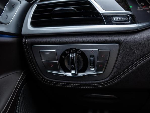 BMW 7 серии VI (G11/G12) Рестайлинг с пробегом 2020 года, цена 6 604 000 рублей, 108703 км, седан, Автокод Объявления