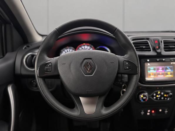 Renault Sandero II с пробегом 2017 года, цена 999 000 рублей, 19093 км, хэтчбек, Автокод Объявления
