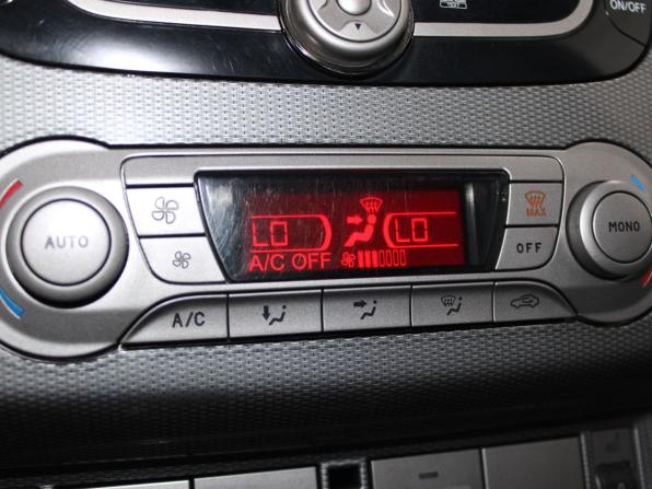 Ford Focus II Рестайлинг с пробегом 2009 года, цена 639 900 рублей, 228422 км, седан, Автокод Объявления