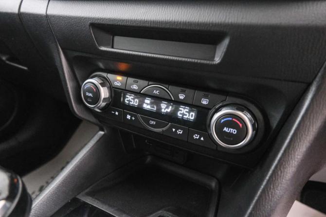 Mazda Axela III Рестайлинг с пробегом 2018 года, цена 1 549 000 рублей, 100857 км, хэтчбек, Автокод Объявления