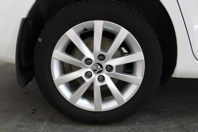 Skoda Rapid II с пробегом 2022 года, цена 1 684 000 рублей, 49202 км, лифтбек, Автокод Объявления