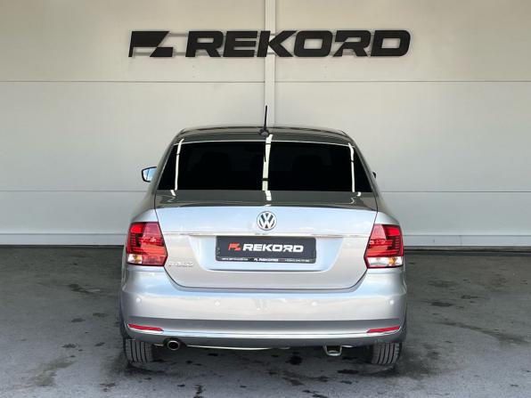 Volkswagen Polo V Рестайлинг с пробегом 2018 года, цена 1 399 000 рублей, 115100 км, седан, Автокод Объявления