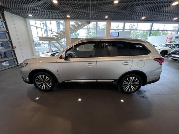Mitsubishi Outlander III Рестайлинг 3 с пробегом 2019 года, цена 2 499 000 рублей, 67624 км, внедорожник, Автокод Объявления