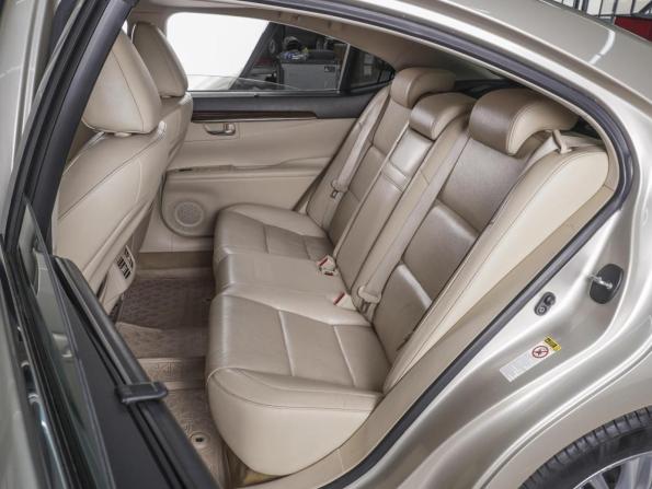Lexus ES VI с пробегом 2014 года, цена 2 139 000 рублей, 208490 км, седан, Автокод Объявления