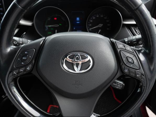 Toyota C-HR I Рестайлинг с пробегом 2019 года, цена 1 664 142 рубля, 213688 км, внедорожник, Автокод Объявления