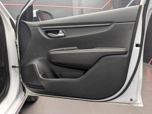 Kia Rio IV Рестайлинг с пробегом 2021 года, цена 1 390 000 рублей, 97751 км, седан, Автокод Объявления