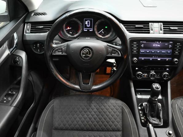 Skoda Octavia III (A7) Рестайлинг с пробегом 2017 года, цена 1 805 000 рублей, 126536 км, лифтбек, Автокод Объявления