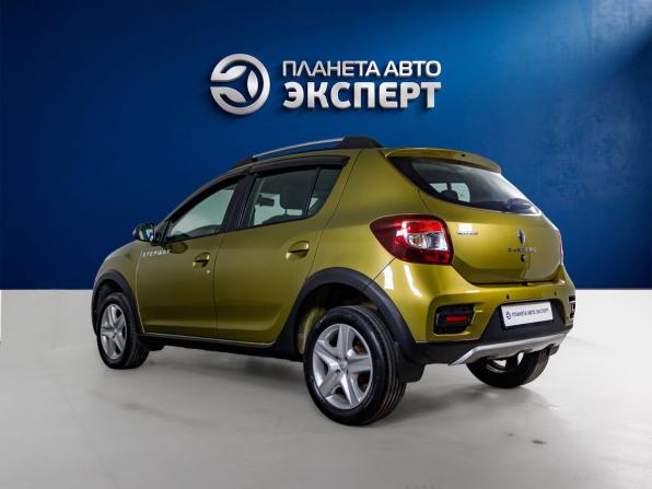 Renault Sandero II с пробегом 2015 года, цена 1 090 000 рублей, 61740 км, хэтчбек, Автокод Объявления