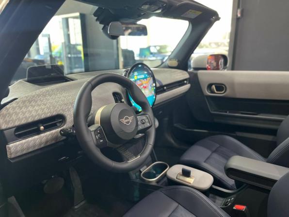 Mini Cabrio IV с пробегом 2025 года, цена 6 790 000 рублей, 756 км, кабриолет, Автокод Объявления