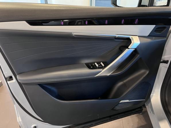 Geely Atlas II с пробегом 2023 года, цена 2 740 000 рублей, 30753 км, внедорожник, Автокод Объявления