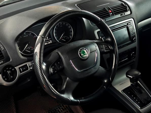 Skoda Octavia II (A5) Рестайлинг с пробегом 2012 года, цена 790 000 рублей, 264854 км, лифтбек, Автокод Объявления